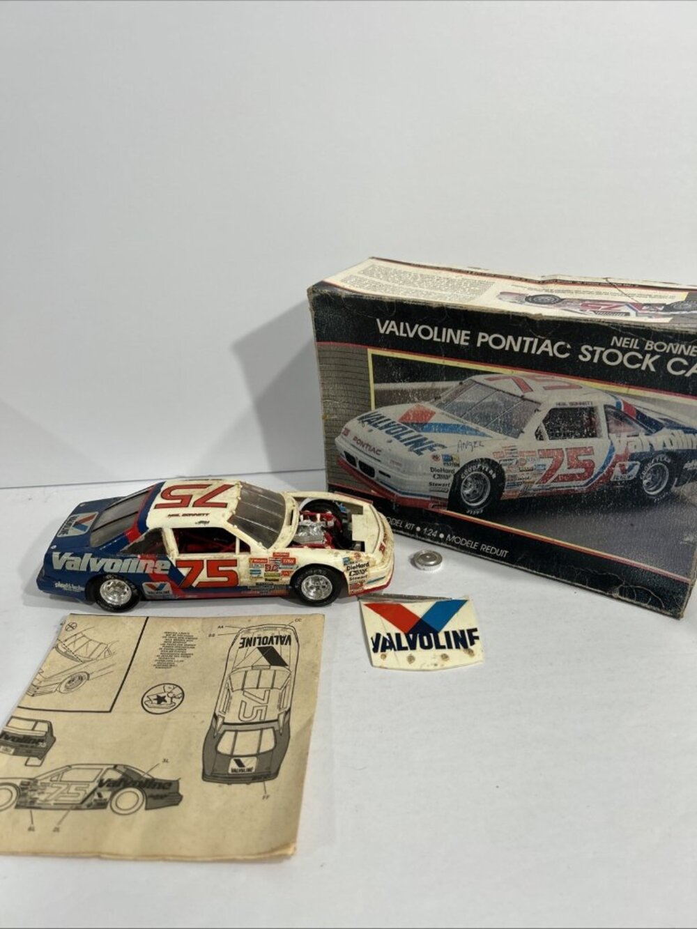 Built Neil Bonnett Valvoline Pontiac NASCAR Stock Car Model Kit 1:24 #2787